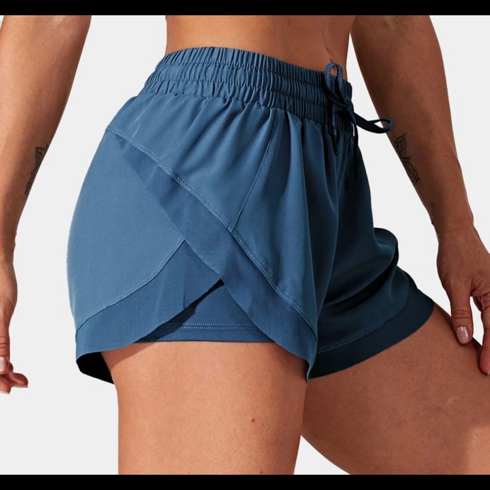 🌟NWT🌟HALARA Drawstring Contrast Mesh 2-1 Shorts
